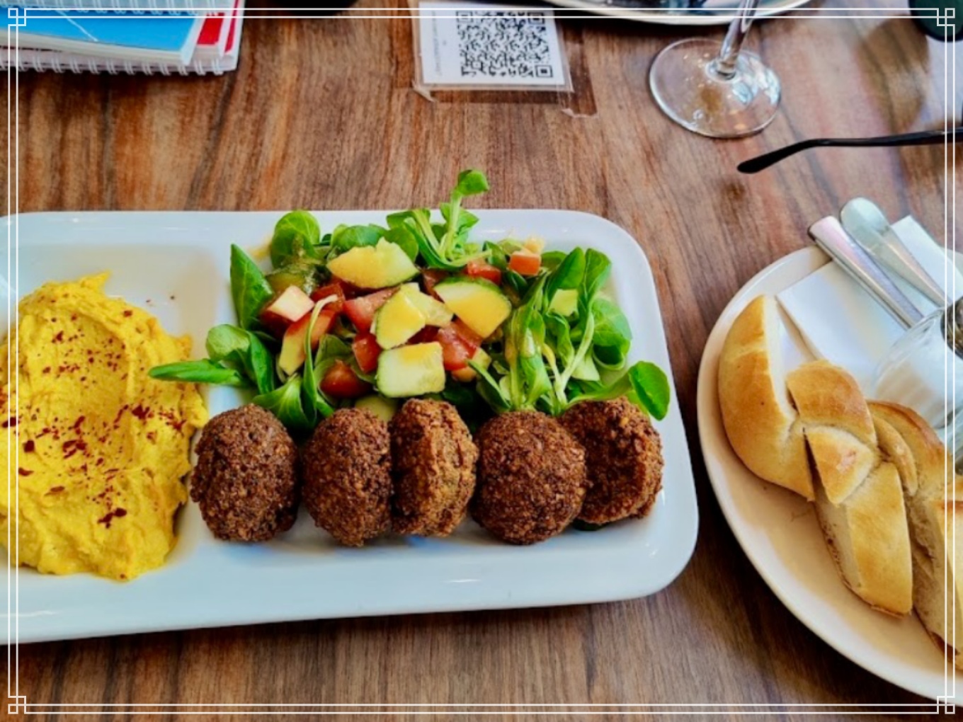 Snacks & Hummus